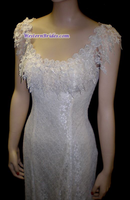 Vonda D Hanky Hem Dress in Ivory