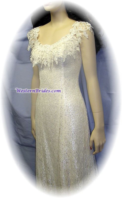 Vonda D Hanky Hem Dress in Ivory