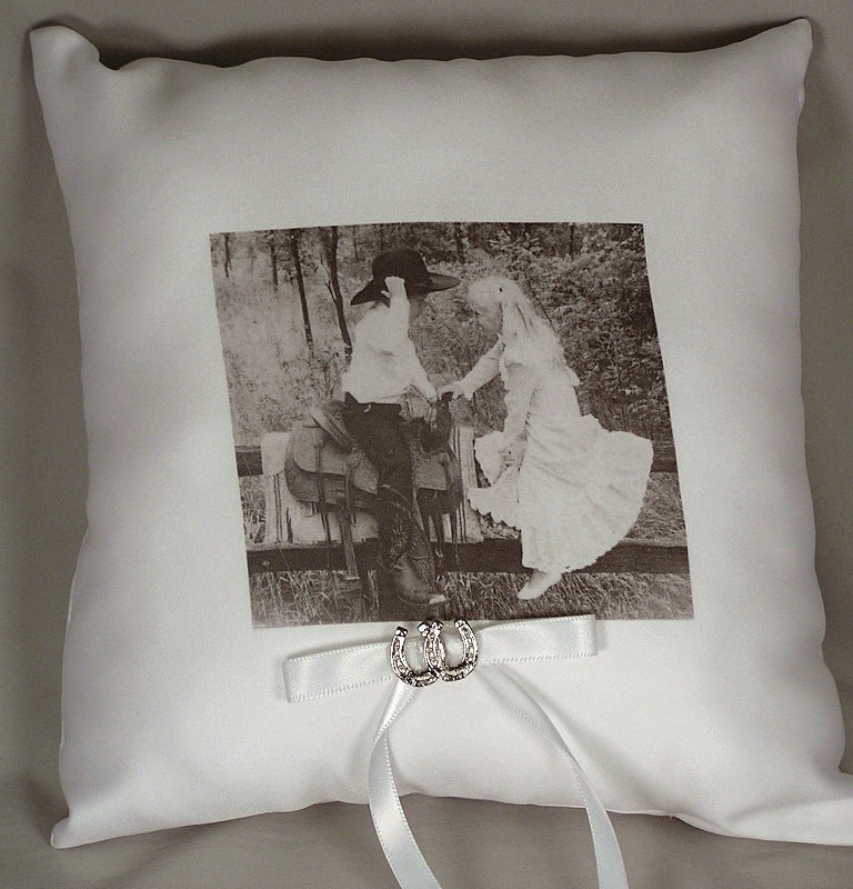 Western Affection Ring Pillow